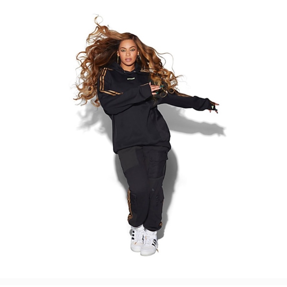 Ivy Park Gender Neutral Sweatshirt(NWT)